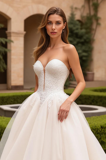 Elegant Strapless Ivory Bridal Gown Dress With Appliques